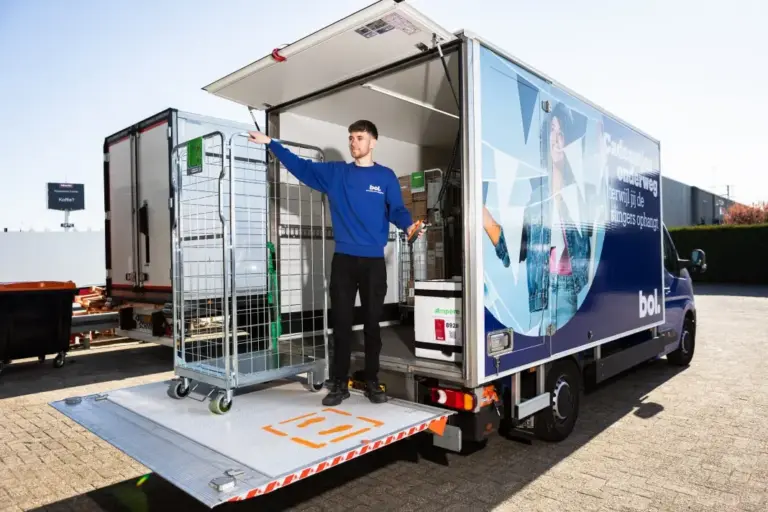 AI-model helpt Ampère pakketruimte voorspellen voor miljoenen Bol-pakketten